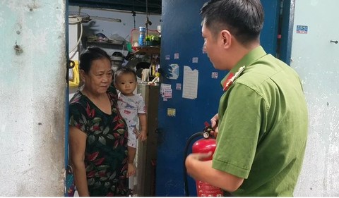 C&ocirc;ng an TPHCM khuyến c&aacute;o chủ nh&agrave; trọ v&agrave; người thu&ecirc; trọ c&aacute;c biện ph&aacute;p PCCC