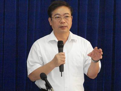 &Ocirc;ng Vũ Văn Diện - Nguy&ecirc;n ph&oacute; Tổng cục trưởng Tổng cục Ti&ecirc;u chuẩn Đo lường Chất lượng hướng dẫn học vi&ecirc;n trong kh&oacute;a học