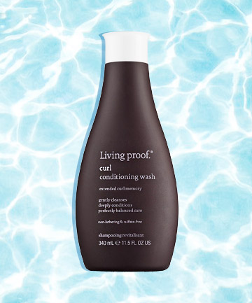 Living Proof Curl Conditioning Wash c&oacute; t&aacute;c dụng l&agrave;m sạch t&oacute;c ngay trong một bước gội