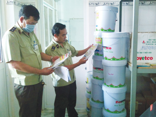 D&ugrave; cơ quan chức năng đ&atilde; siết chặt việc kiểm tra nhưng thực trạng sử dụng chất tạo nạc trong chăn nu&ocirc;i vẫn đang diễn biến phức tạp