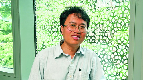 Gi&aacute;o sự Đ&agrave;m Thanh Sơn