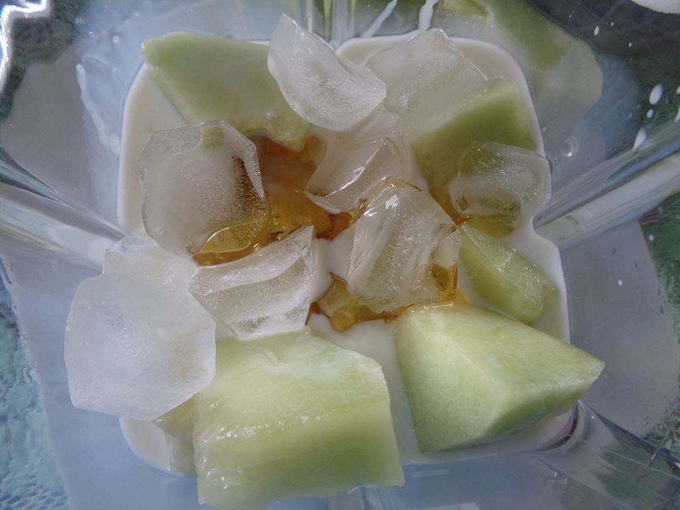 C&aacute;ch l&agrave;m sinh tố dưa l&ecirc;
