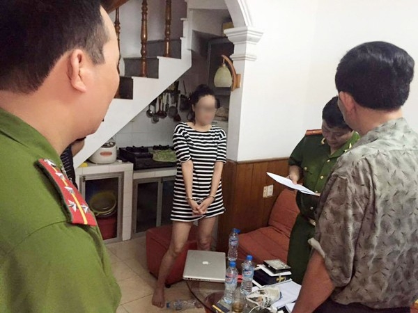 Th&aacute;nh c&ocirc; c&ocirc; b&oacute;c bị bắt