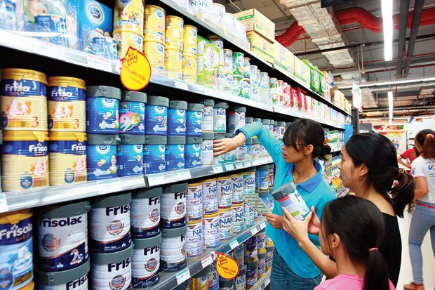 Bộ T&agrave;i ch&iacute;nh &lsquo;nghi chuyển gi&aacute; sữa&rsquo;: &lsquo;Đổ lỗi kh&ocirc;ng chuẩn&rsquo;? 
