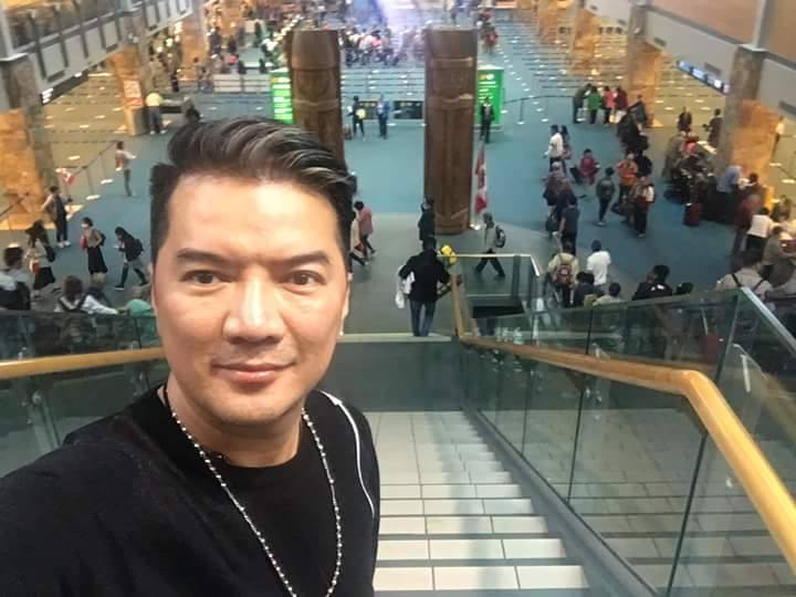  Selfie mọi g&oacute;c để khoe c&ugrave;ng fan