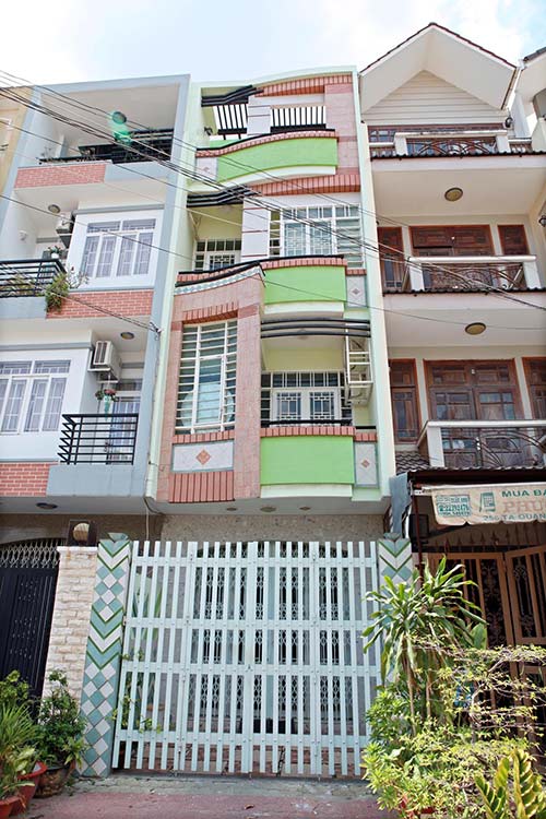 Nhà của Ngân Quỳnh nhìn từ bên ngoài
