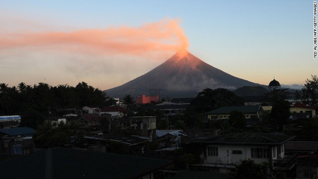 Mayon (Philippines), Mayon ở Philippines được biết đến với đỉnh núi hình nón hoàn hảo của nó. Ở bất kỳ góc độ nào, nó cũng tạo nên một bức tranh tuyệt đẹp