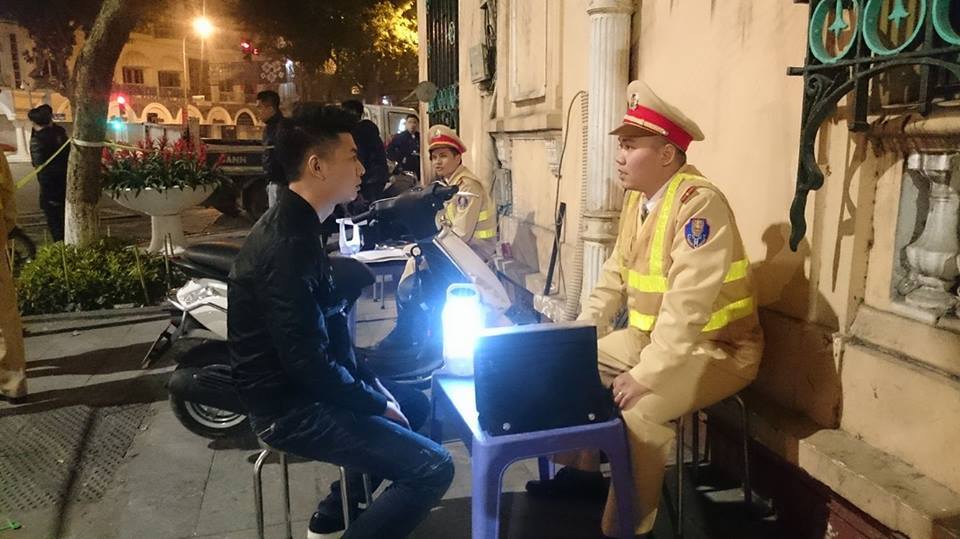  Lực lượng cảnh s&aacute;t 141 l&agrave;m nhiệm vụ trong ng&agrave;y đầu năm mới