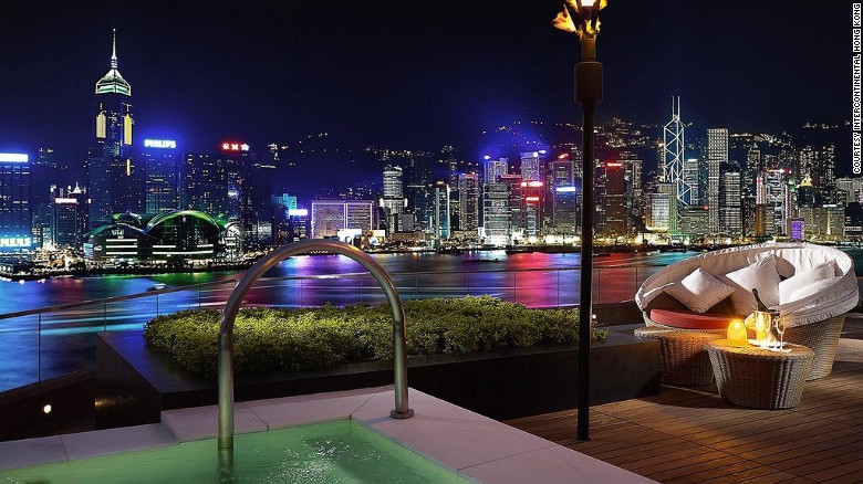 Intercontinental: Nhìn về phía đường chân trời ở Hong Kong, không có gì tuyệt vời hơn khi ở đây và ngắm ánh đèn laser vào buổi đêm náo nhiệt