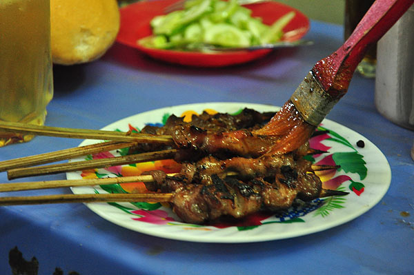 Những qu&aacute;n thịt xi&ecirc;n nướng ngon nổi tiếng h&agrave; nội