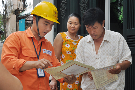 Tăng gi&aacute; điện: Người d&acirc;n đang g&aacute;nh chi ph&iacute; 