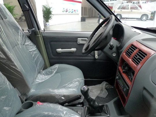 L&agrave; &ocirc; t&ocirc; gi&aacute; rẻ, Maruti 800 đương nhi&ecirc;n kh&ocirc;ng phải l&agrave; mẫu xe tiện nghi hay mạnh mẽ. Ảnh:  DriverSpark