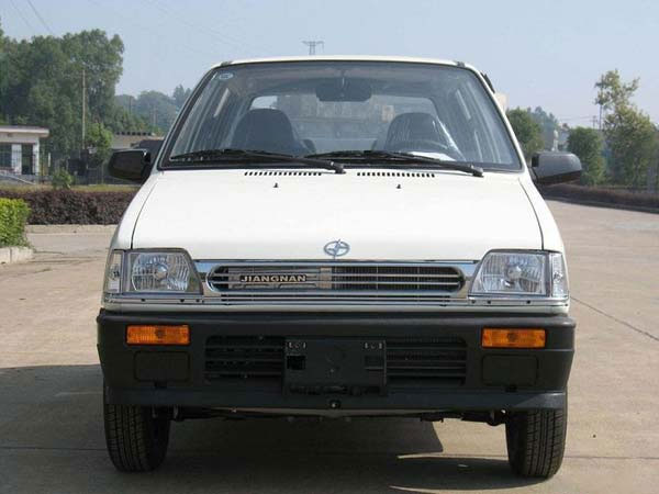 Maruti 800 từng l&agrave; một trong những mẫu xe &ocirc; t&ocirc; gi&aacute; rẻ nhất tại Ấn Độ.Ảnh: DriverSpark
