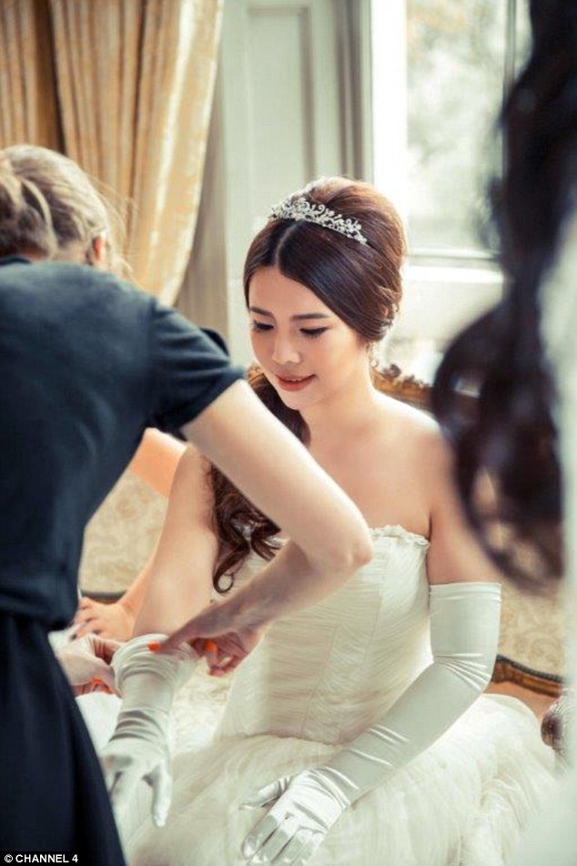 Việc Wendy không giành vương miện trong vũ hội không khỏi khiến người cha tỷ phú thất vọng. Ảnh: Daily Mail