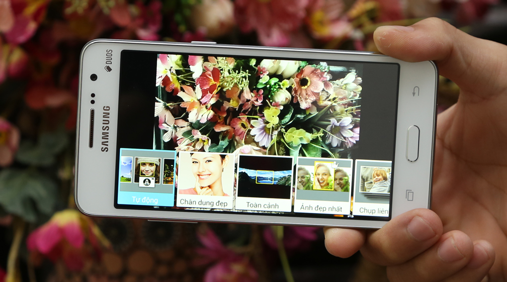 Samsung Galaxy Grand Prime l&agrave; smartphone gi&aacute; rẻ trang bị m&agrave;n h&igrave;nh qHD rộng 5 inch