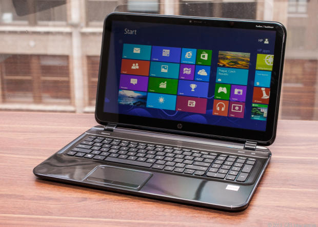 Laptop gi&aacute; rẻ HP c&oacute; m&agrave;n h&igrave;nh nổi ấn tượng