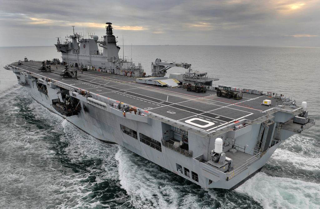 t&agrave;u chiến đổ bộ chở trực thăng HMS Ocean sẽ l&ecirc;n đường v&agrave;o ng&agrave;y 26/5