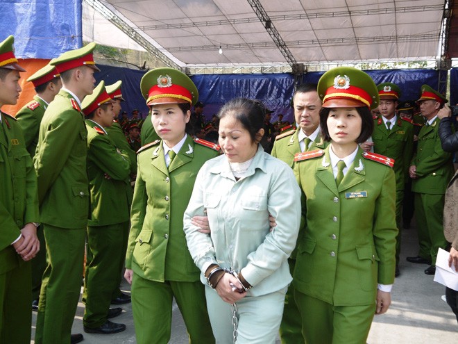 Trong số những chiến c&ocirc;ng của c&ocirc;ng an Việt Nam năm 2015 c&oacute; vụ triệt ph&aacute; đường d&acirc;y ma t&uacute;y lớn nhất từ trước đến nay
