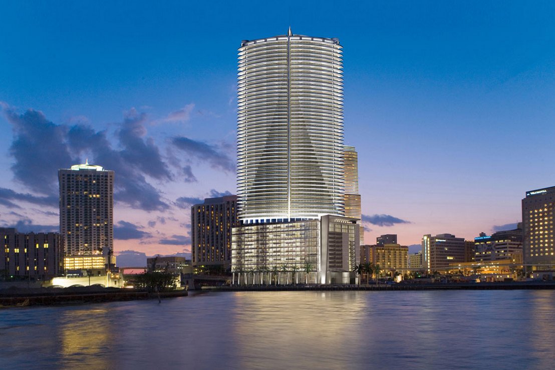 Amancio Ortega cũng l&agrave; chủ sở hữu của The Epic Residences & Hotel tại Miami, Florida