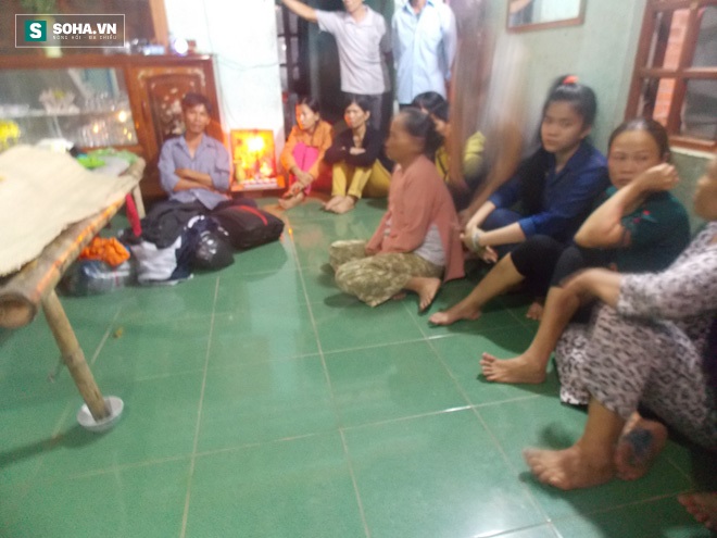Tất cả như Tất cả như chết lặng trước mất m&aacute;t qu&aacute; lớnchết lặng trước mất m&aacute;t qu&aacute; lớn