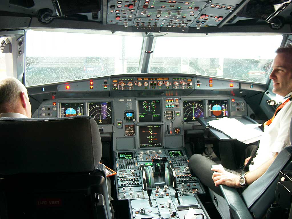 M&aacute;y bay Airbus A320 c&oacute; hệ thống điều khiển v&ocirc; c&ugrave;ng hiện đại