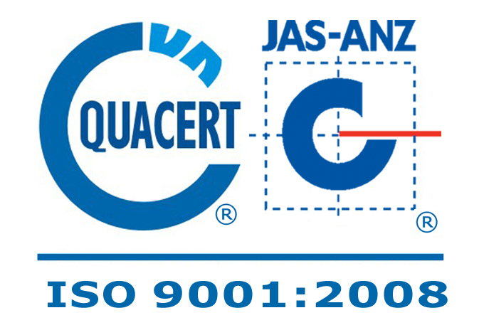 Theo c&aacute;c chuy&ecirc;n gia chất lượng của Nhật Bản th&igrave; ISO 9000 l&agrave; m&ocirc; h&igrave;nh quản l&yacute; chất lượng từ tr&ecirc;n xuống dựa tr&ecirc;n c&aacute;c hợp đồng v&agrave; c&aacute;c nguy&ecirc;n tắc đề ra, c&ograve;n TQM bao gồm những hoạt động độc lập từ dưới l&ecirc;n dựa v&agrave;o tr&aacute;ch nhiệm, l&ograve;ng tin cậy v&agrave; sự bảo đảm bằng hoạt động của nh&oacute;m chất lượng. 