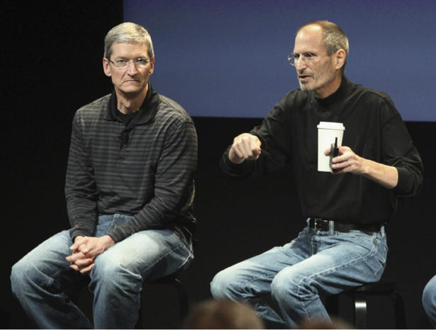 Lời giải th&iacute;ch ho&agrave;n hảo cho sự kh&aacute;c nhau giữa 2 CEO của Apple 1