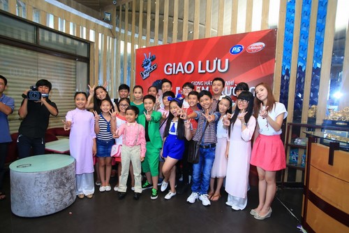 C&aacute;c b&eacute; đ&atilde; c&oacute; một buổi ca nhạc từ thiện đầy &yacute; nghĩa