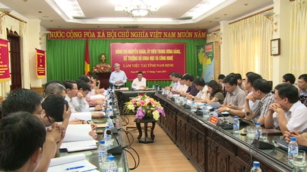 B&ocirc;̣ trưởng B&ocirc;̣ KH&CN Nguy&ecirc;̃n Qu&acirc;n thăm v&agrave; l&agrave;m việc với UBND tỉnh Nam Định
