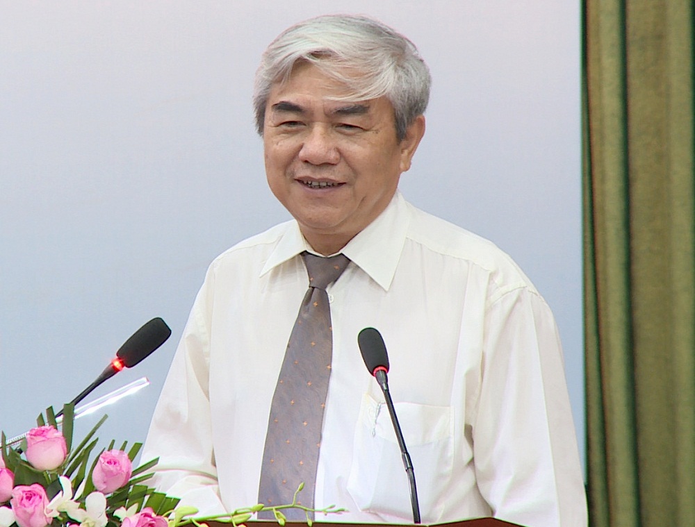  B&ocirc;̣ trưởng Nguy&ecirc;̃n Qu&acirc;n: Chương trình KC.10/11-15 là Chương trình thành c&ocirc;ng nh&acirc;́t trong t&acirc;́t cả chương trình trọng đi&ecirc;̉m c&acirc;́p Nhà nước được B&ocirc;̣ KH&CN và c&ocirc;̣ng đ&ocirc;̀ng nhà khoa học đánh giá cao .