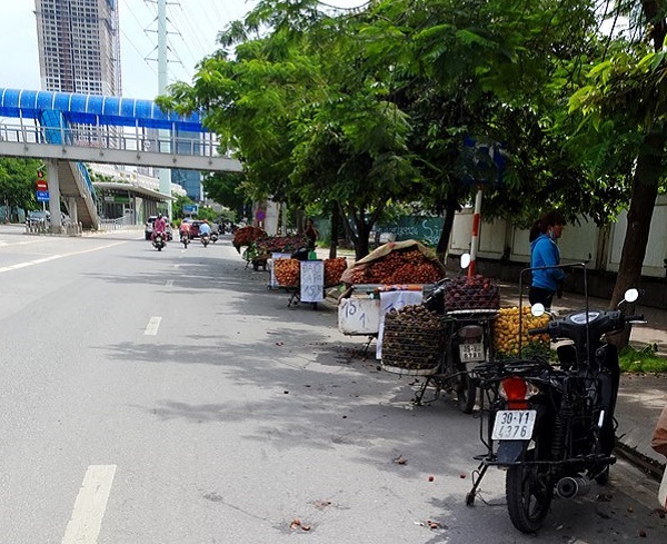 B&aacute;n h&agrave;ng rong