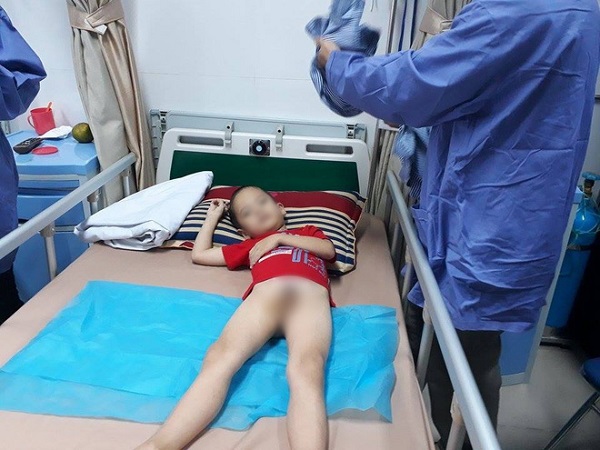 Trẻ mắc s&ugrave;i m&agrave;o g&agrave; 