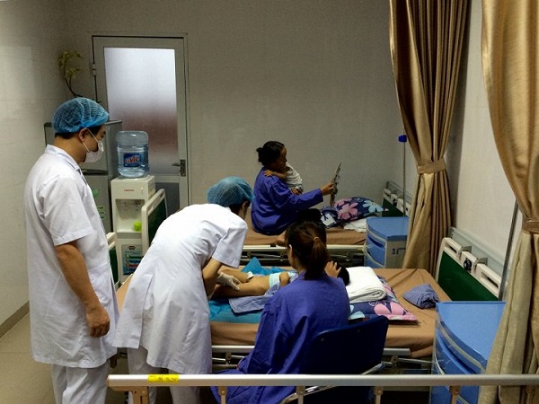 Trẻ mắc s&ugrave;i m&agrave;o g&agrave; 