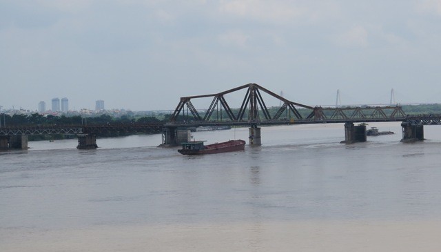 ha-noi-chinh-thuc-xac-dinh-duoc-vat-the-o-gan-tru-cau-long-bien