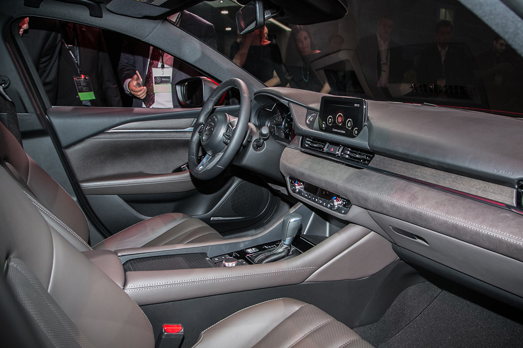 mazda-6-2018-ra-mat-canh-tranh-truc-tiep-voi-toyota-camry