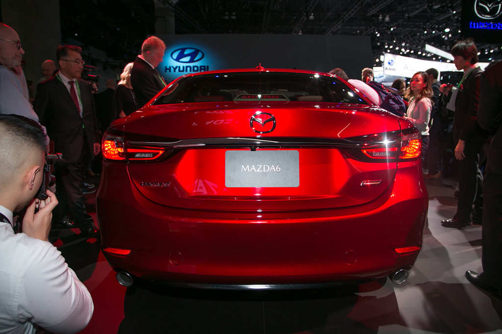 mazda-6-2018-ra-mat-canh-tranh-truc-tiep-voi-toyota-camry