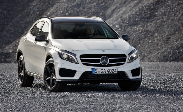 cap-nhat-bang-gia-xe-o-to-mercedes-thang-22018