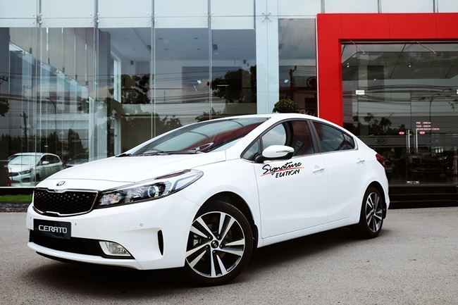 thi-truong-o-to-viet-thaco-bat-ngo-tang-gia-ban-xe-mazda