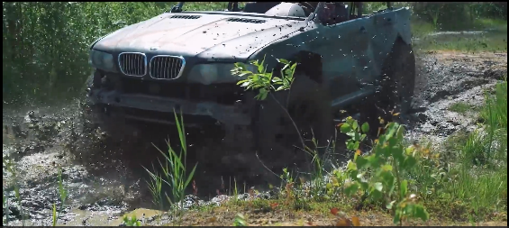 ho-bien-bmw-x5-dong-nat-tu-bai-phe-lieu-thanh-xe-off-road-chuyen-nghiep