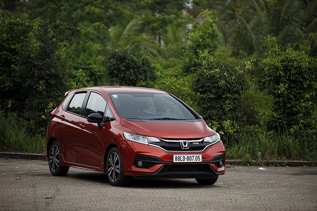 honda-jazz-tan-binh-cua-hang-xe-nhat-danh-bai-nhieu-doi-thu-cung-phan-khuc-ve-doanh-so