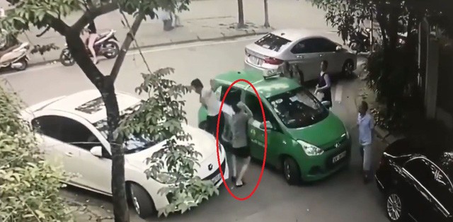 vu-tai-xe-mercedes-hanh-hung-tai-xe-taxi-mai-linh-ha-noi-ra-quyet-dinh-khoi-to-vu-an