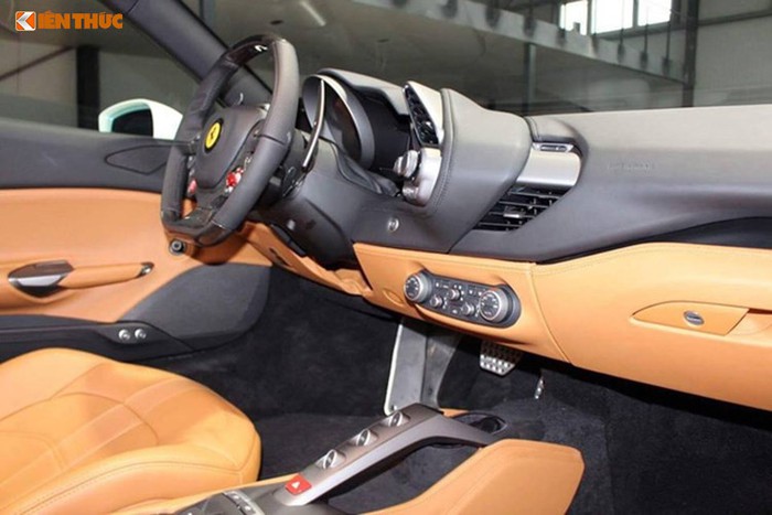 sieu-xe-ferrari-488-spider-hon-15-ty-nhap-kho-dai-gia-binh-phuoc-hap-dan-co-nao