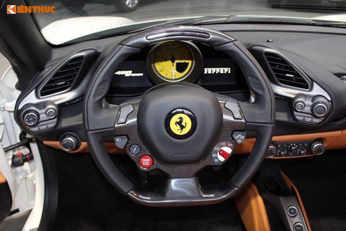 sieu-xe-ferrari-488-spider-hon-15-ty-nhap-kho-dai-gia-binh-phuoc-hap-dan-co-nao