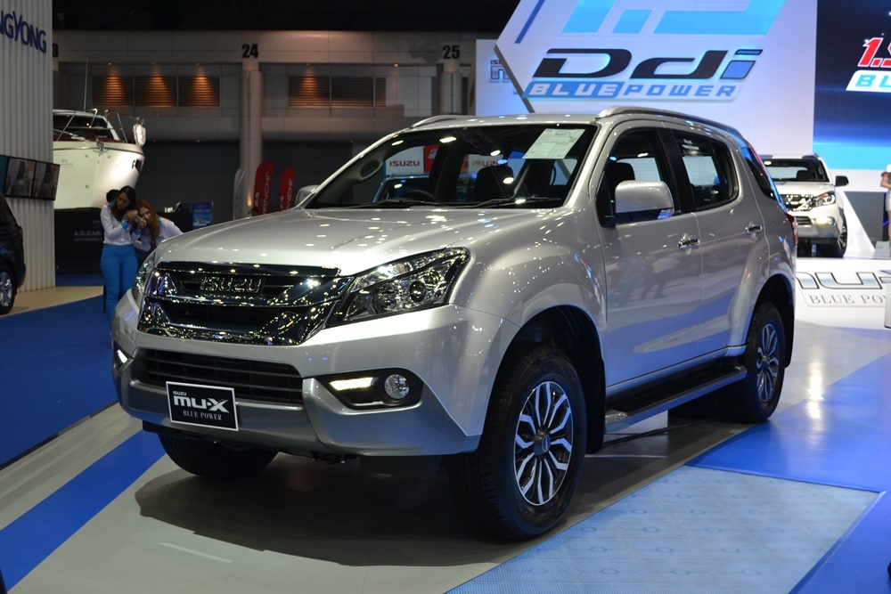 gia-ban-moi-nhat-cua-cac-mau-xe-isuzu-thang-102018-tai-viet-nam