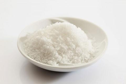 Ăn qu&aacute; nhiều muối th&uacute;c đẩy nguy cơ ph&aacute;t triển bệnh đa xơ cứng
