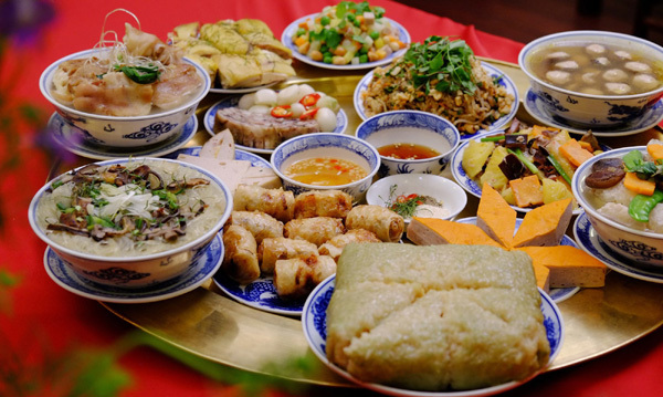  Miến cung cấp nhiều tinh bột hơn x&ocirc;i v&agrave; b&aacute;nh chưng. (Ảnh minh họa)