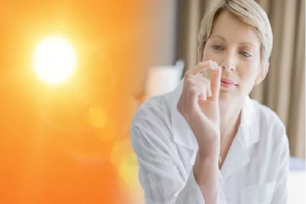 Những t&aacute;c hại 'khủng khiếp' khi bổ sung thừa vitamin D cho cơ thể