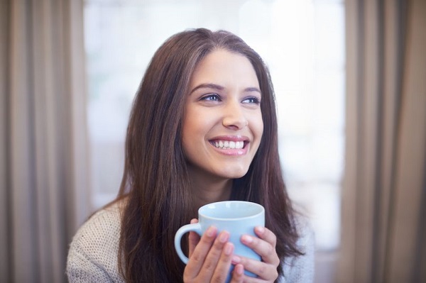 Uống c&agrave; ph&ecirc; c&oacute; thể hỗ trợ giảm c&acirc;n bằng c&aacute;ch đốt ch&aacute;y calo