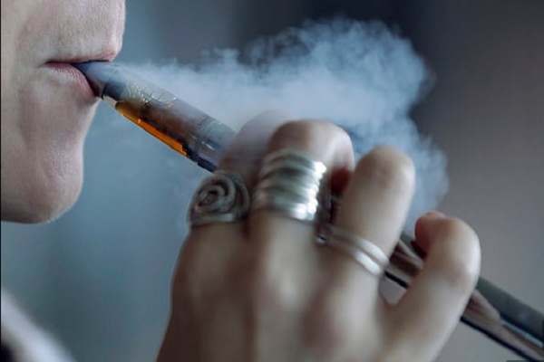 T&igrave;m ra nguy&ecirc;n nh&acirc;n khiến thuốc l&aacute; điện tử g&acirc;y ra c&aacute;c bệnh về phổi