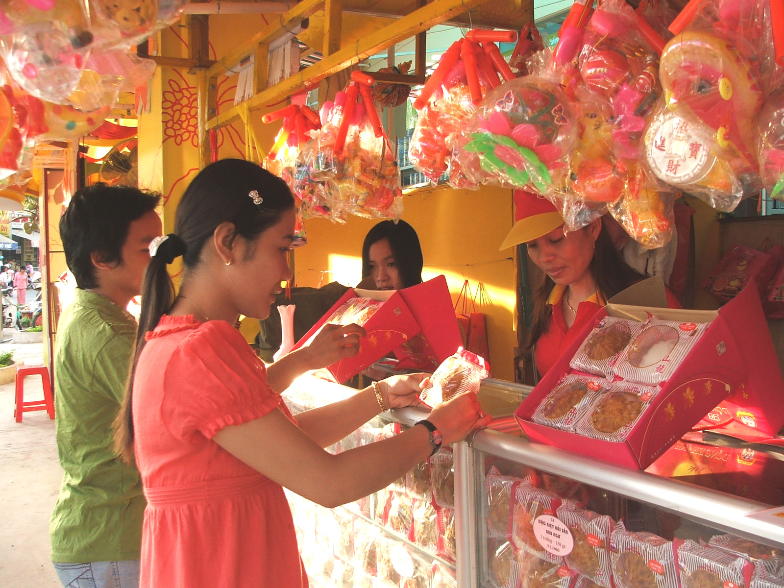 Thị trường b&aacute;nh trung thu khởi động